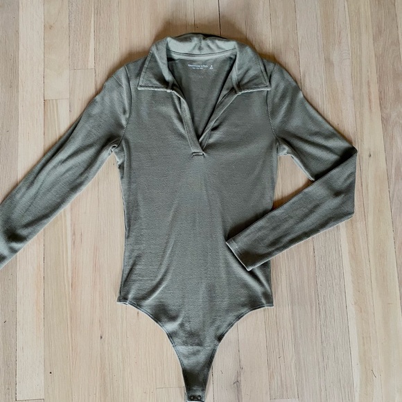 Abercrombie & Fitch Tops - Abercrombie Long Sleeve Ribbed Bodysuit in Olive Green